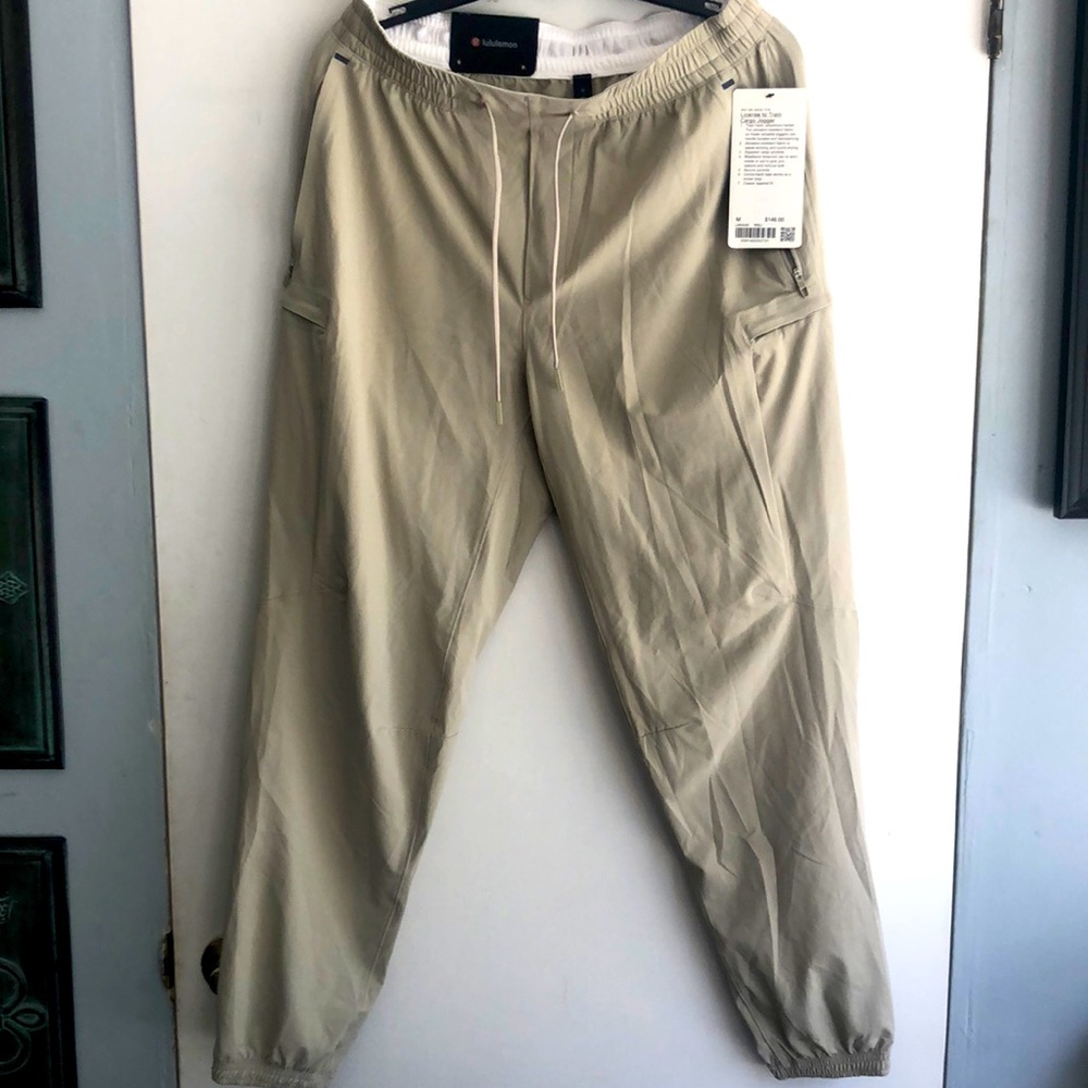 Lulu cargo jogger lightweight MED - brand new